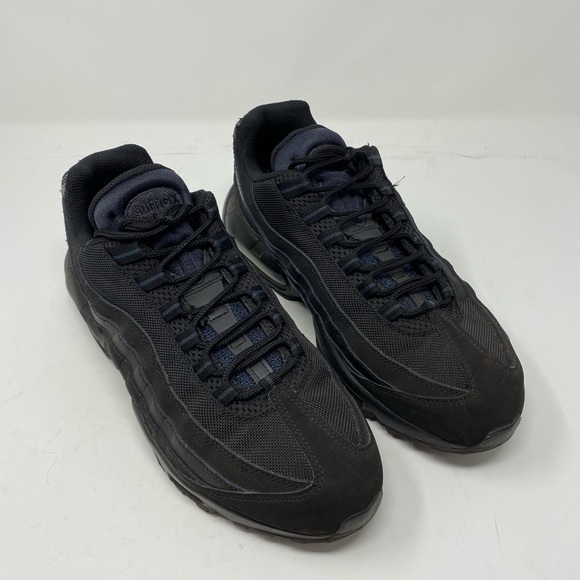nike 95 triple black